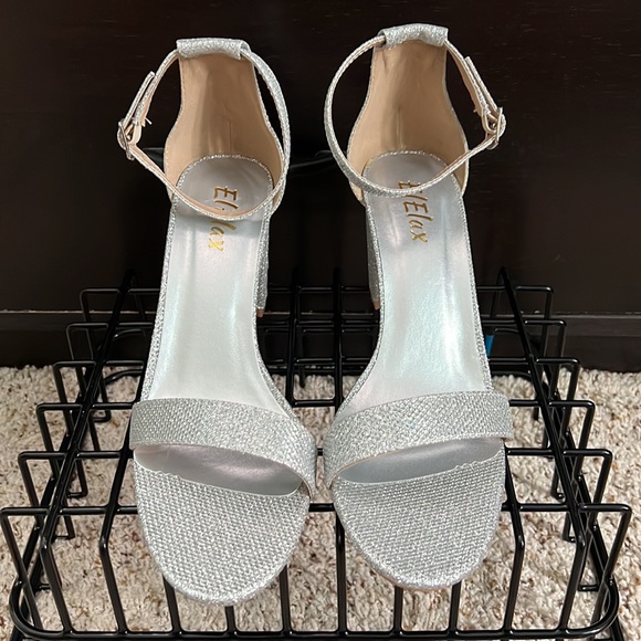 NWOT El Elax Silver Ankle Strap Heels - Picture 3 of 4